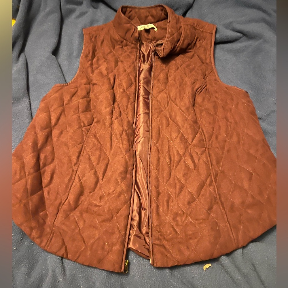Puffer vest-maroon.